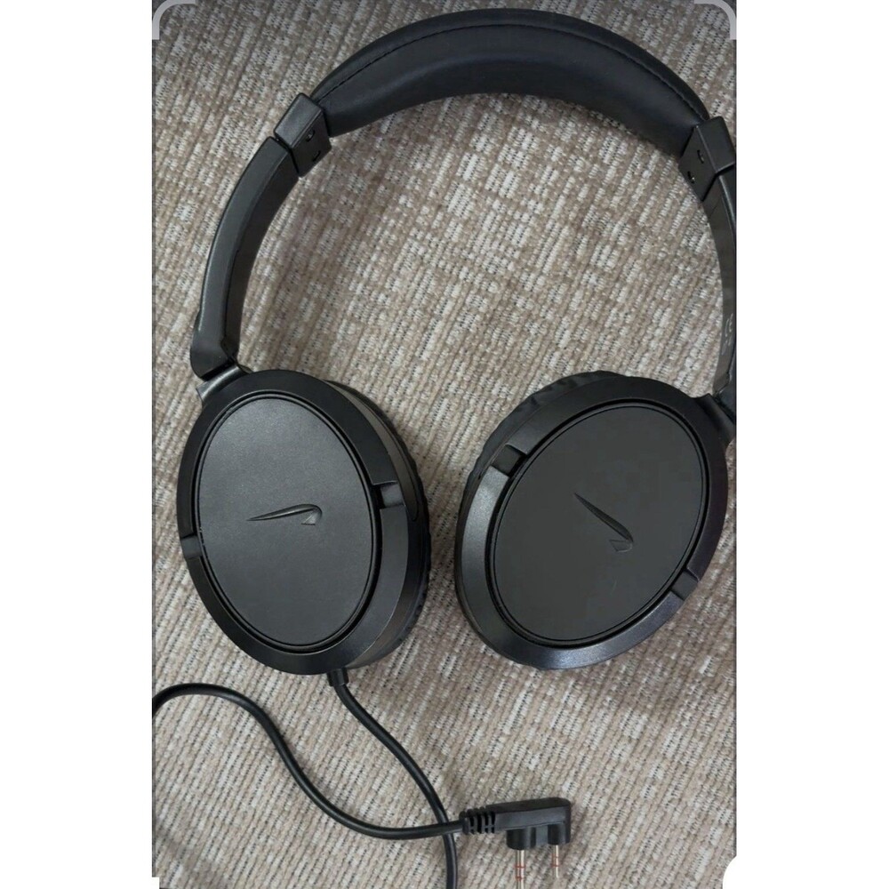 British Airways - World Traveler Plus - Noise Canceling Headphones - EUC